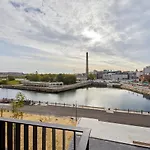 Sunrise City Apartment With Harbour Seaview